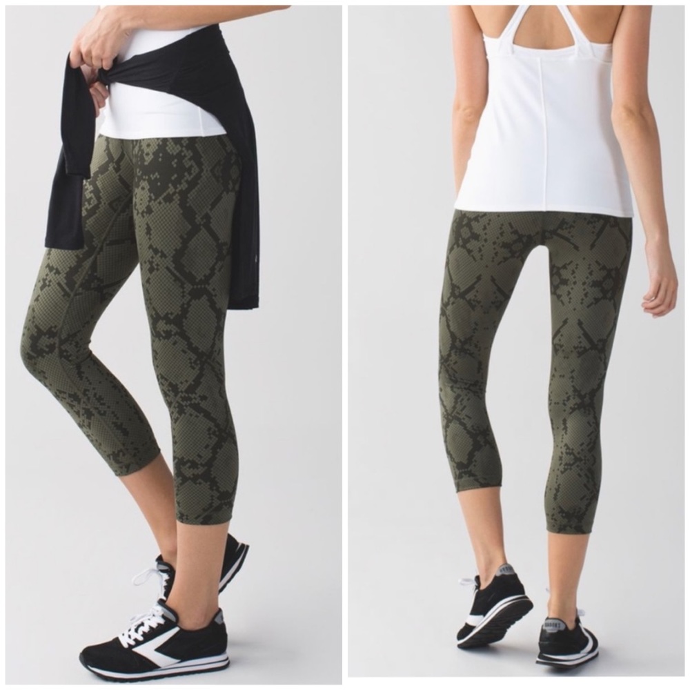 Lululemon | Wunder Under Crop III "Ziggy Snake Fatigue Gator Green" 23” Size 6